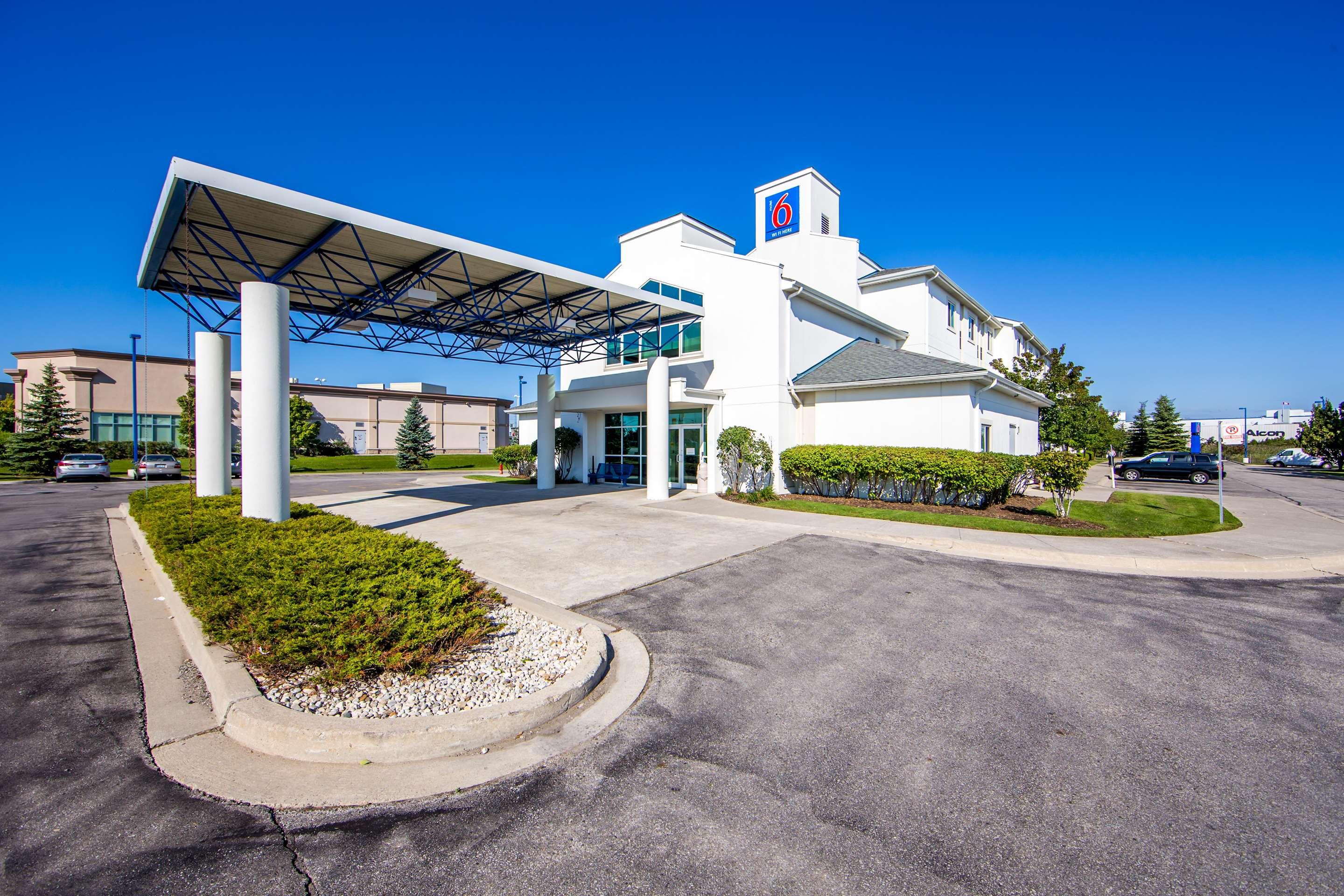 Motel 6 Toronto - Mississauga, Mississauga | HotelsCombined