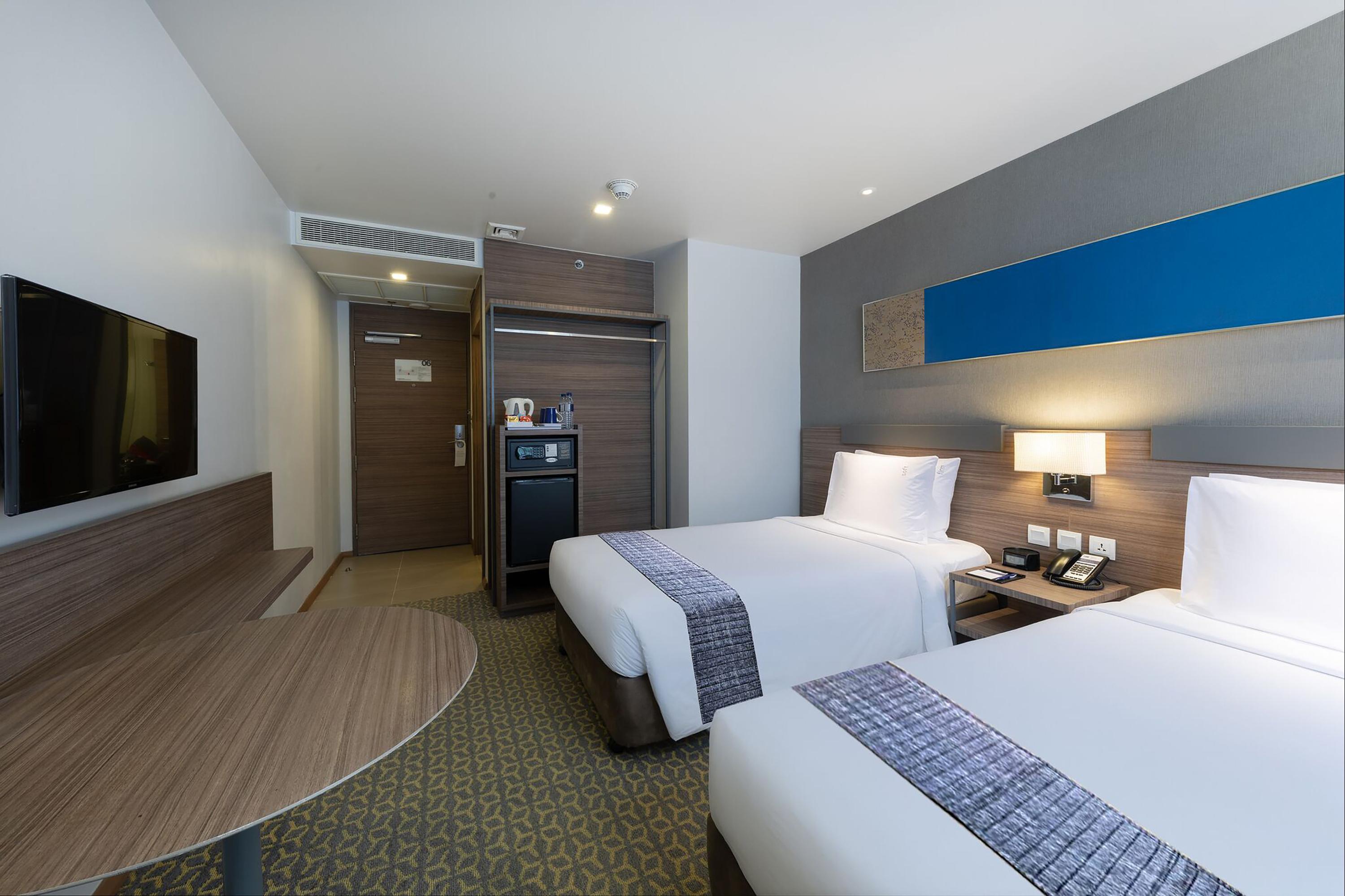 Holiday Inn Express Bangkok Sathorn Bangkok Thailand Compare Deals