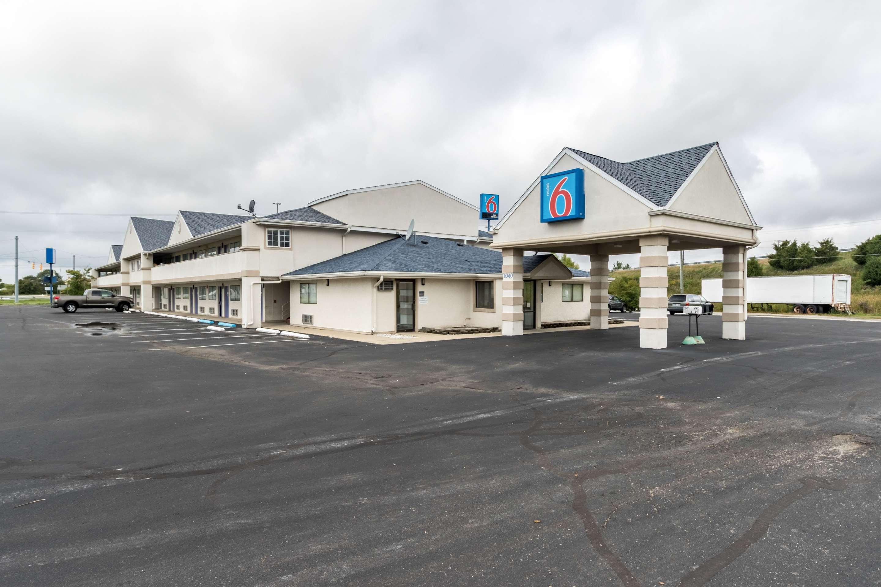 Super 8 by Wyndham Crawfordsville, Crawfordsville - Compare Deals