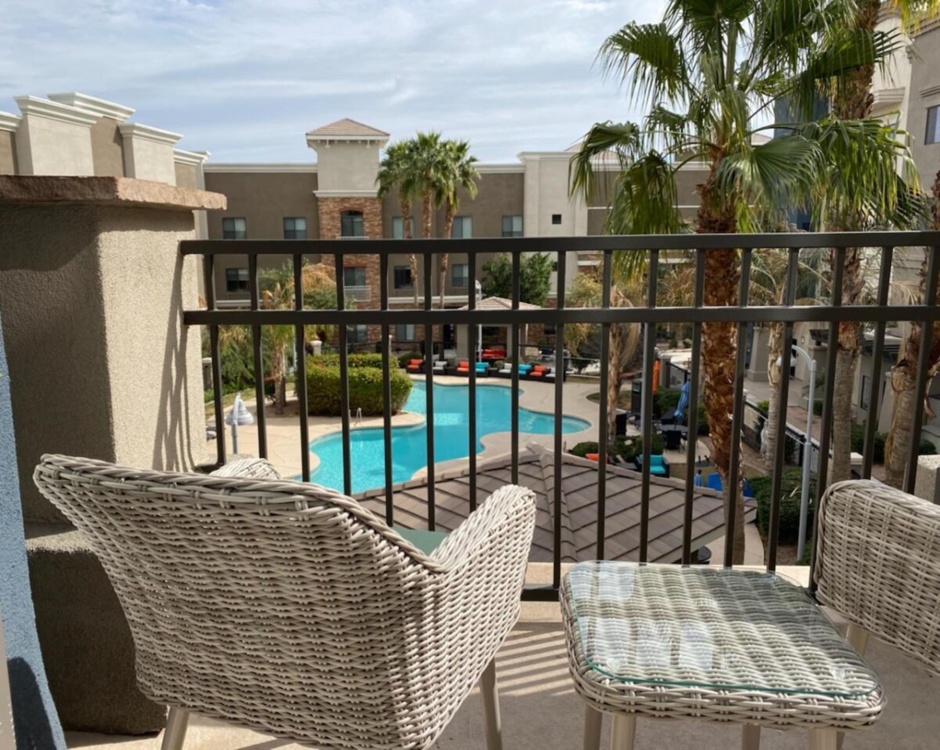 Hotels in Glendale, AZ  Holiday Inn Express & Suites Phoenix