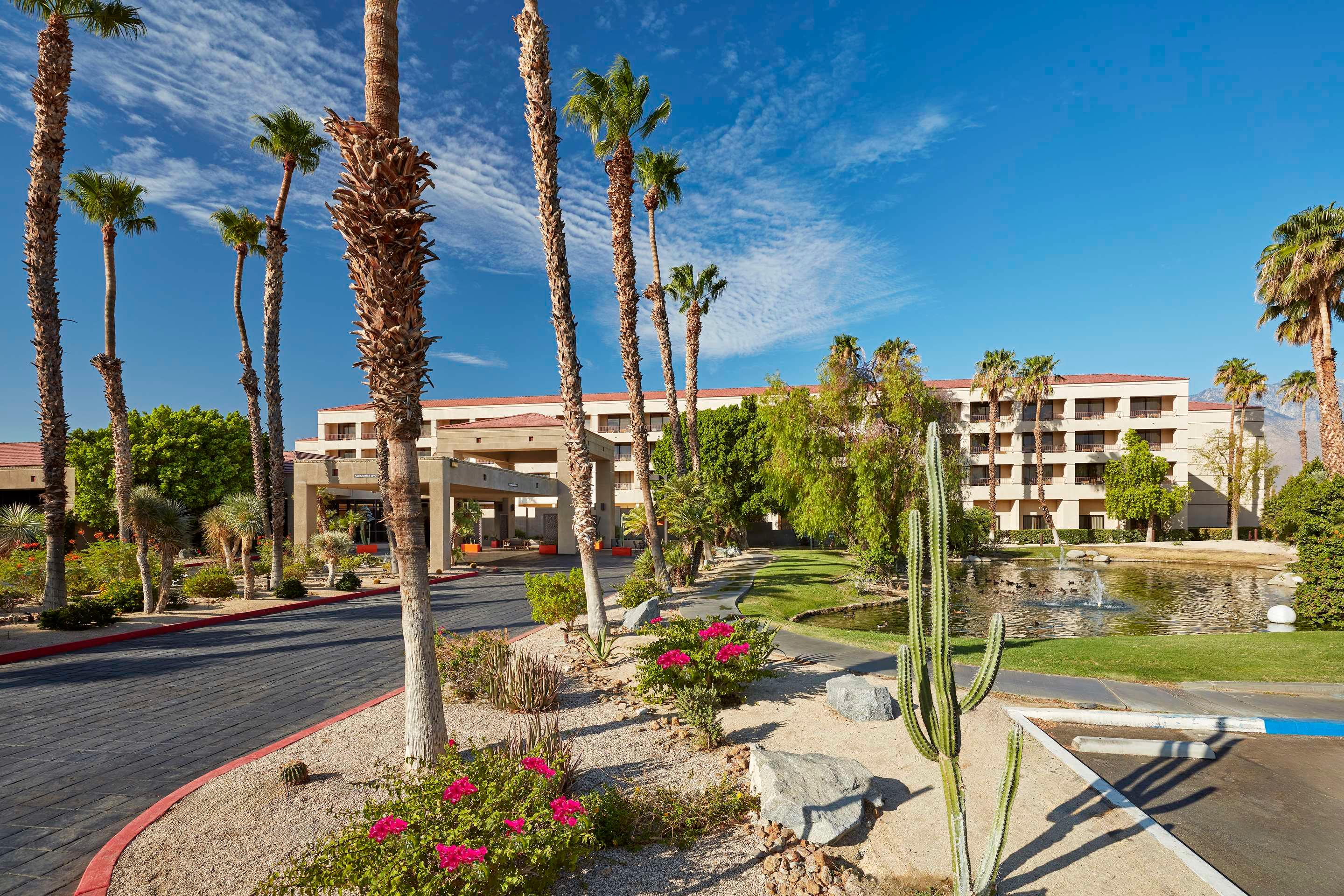 DoubleTree by Hilton Golf Resort Palm Springs, Cathedral City |  HotelsCombined