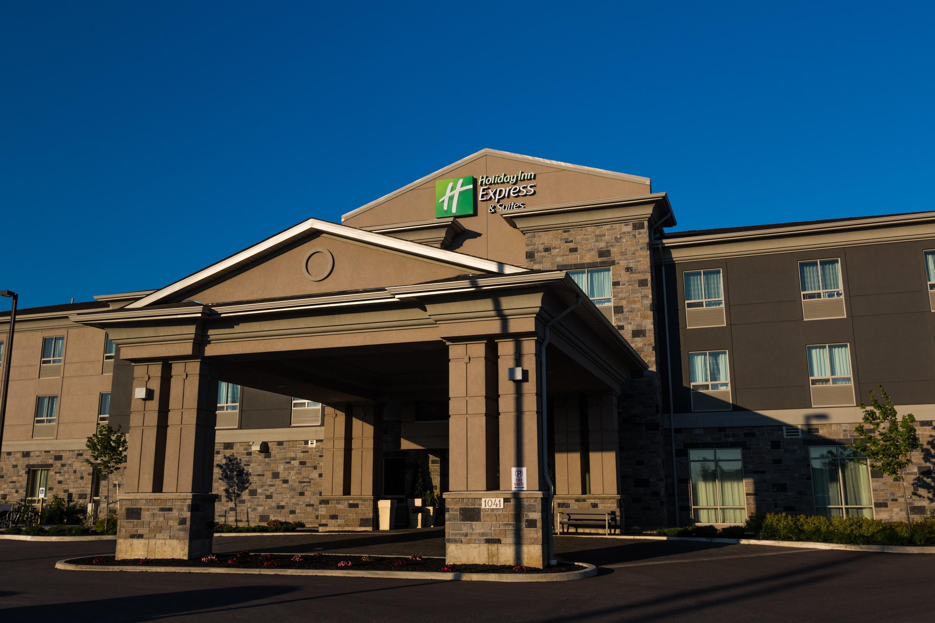 Victoria Inn Hotel And Convention Centre Thunder Bay Compare Deals   Leonardo 1287888 YQTHB 5871649802 O 625092 