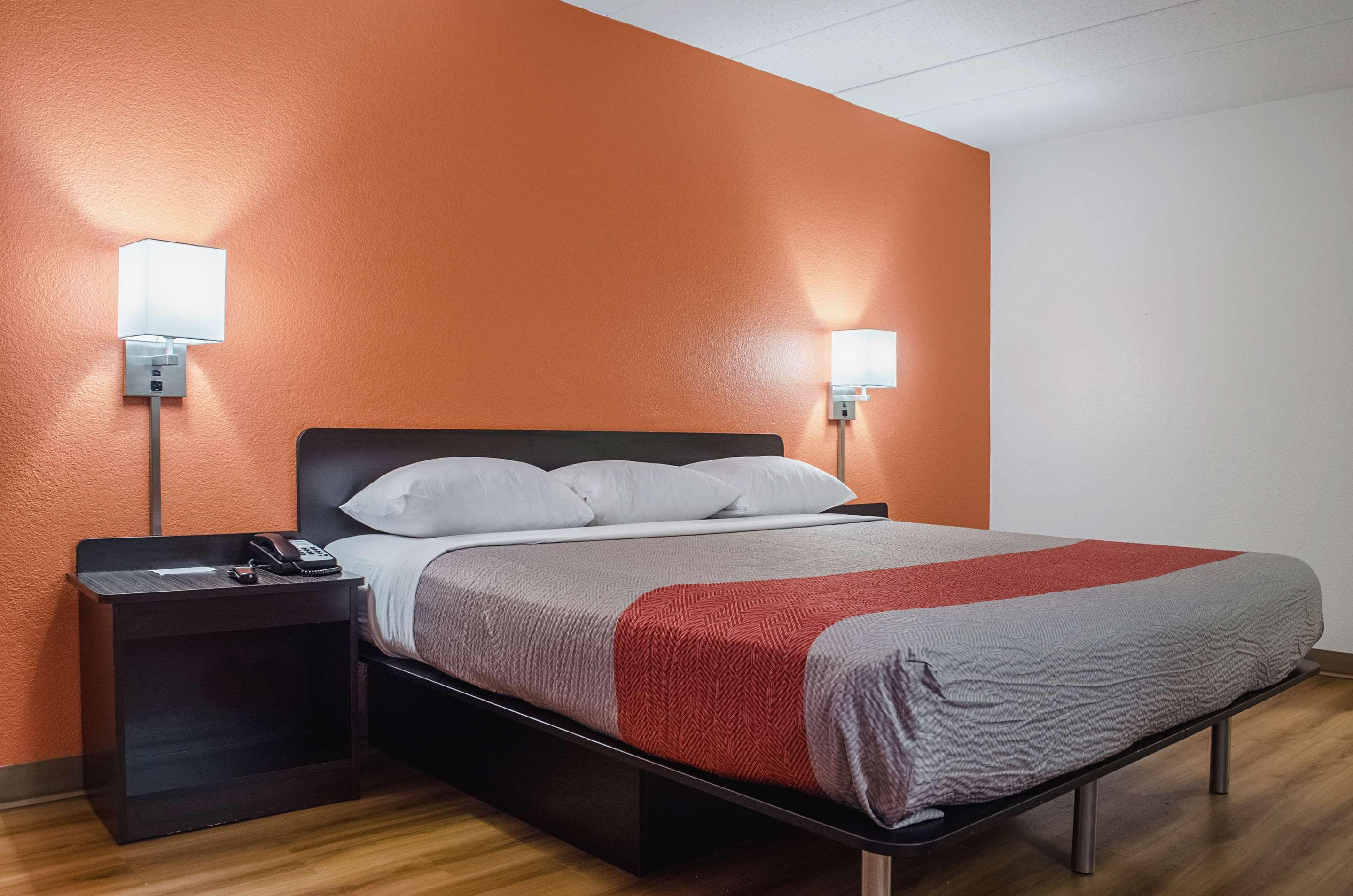 cheapest hotels in brockton ma