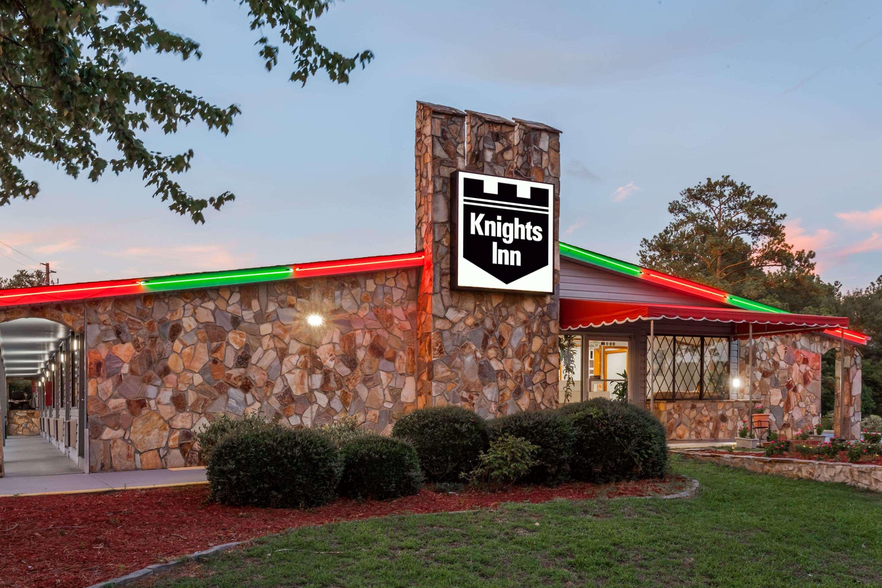 Knights Inn Columbia Northwest, Columbia - Compare Deals