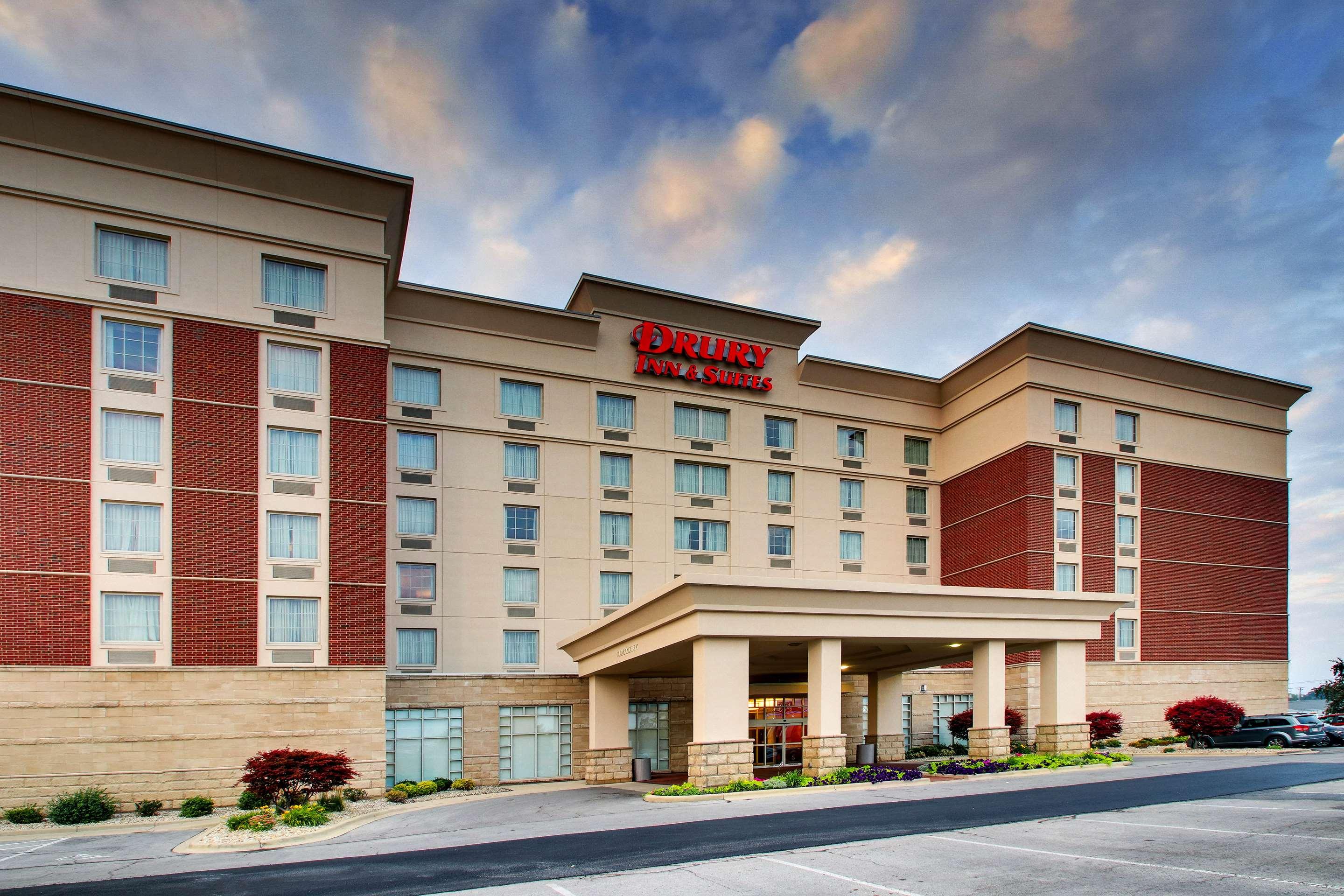 Drury Inn & Suites Findlay, Findlay - Compare Deals