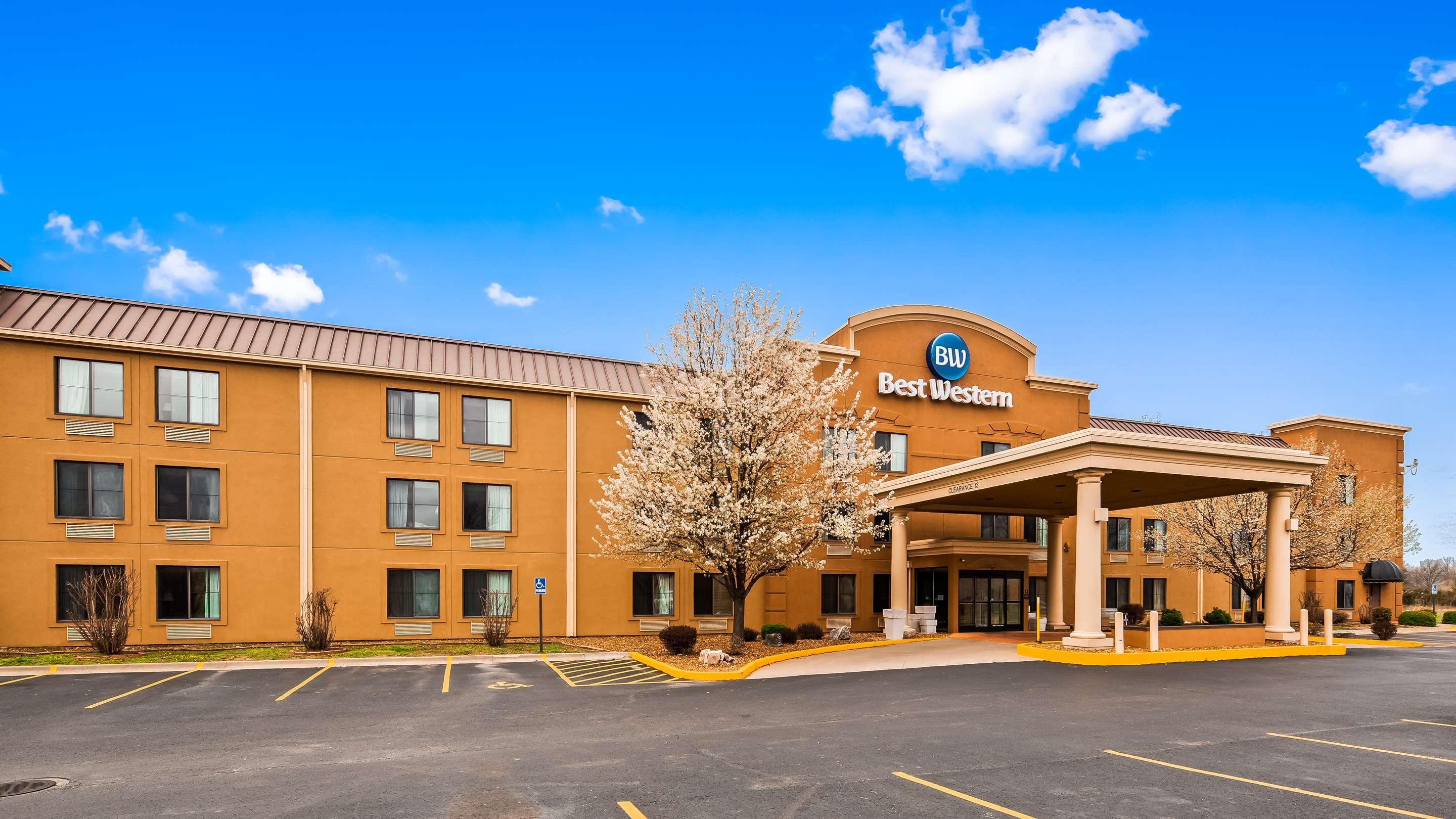 Hampton Inn Marion, Marion - Compare Deals