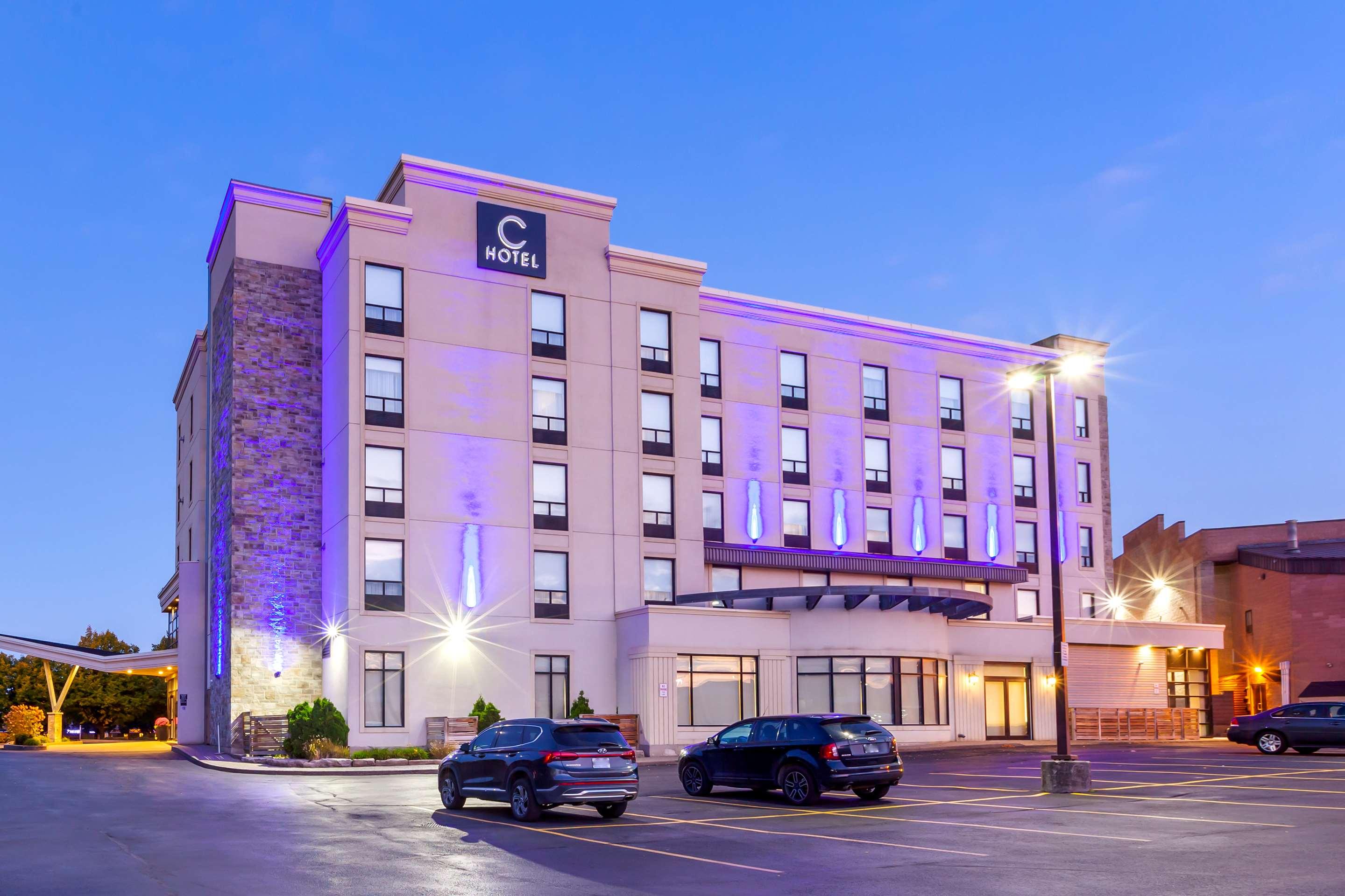 Hotels in Hamilton, Ontario  Four Points by Sheraton Hamilton - Stoney  Creek