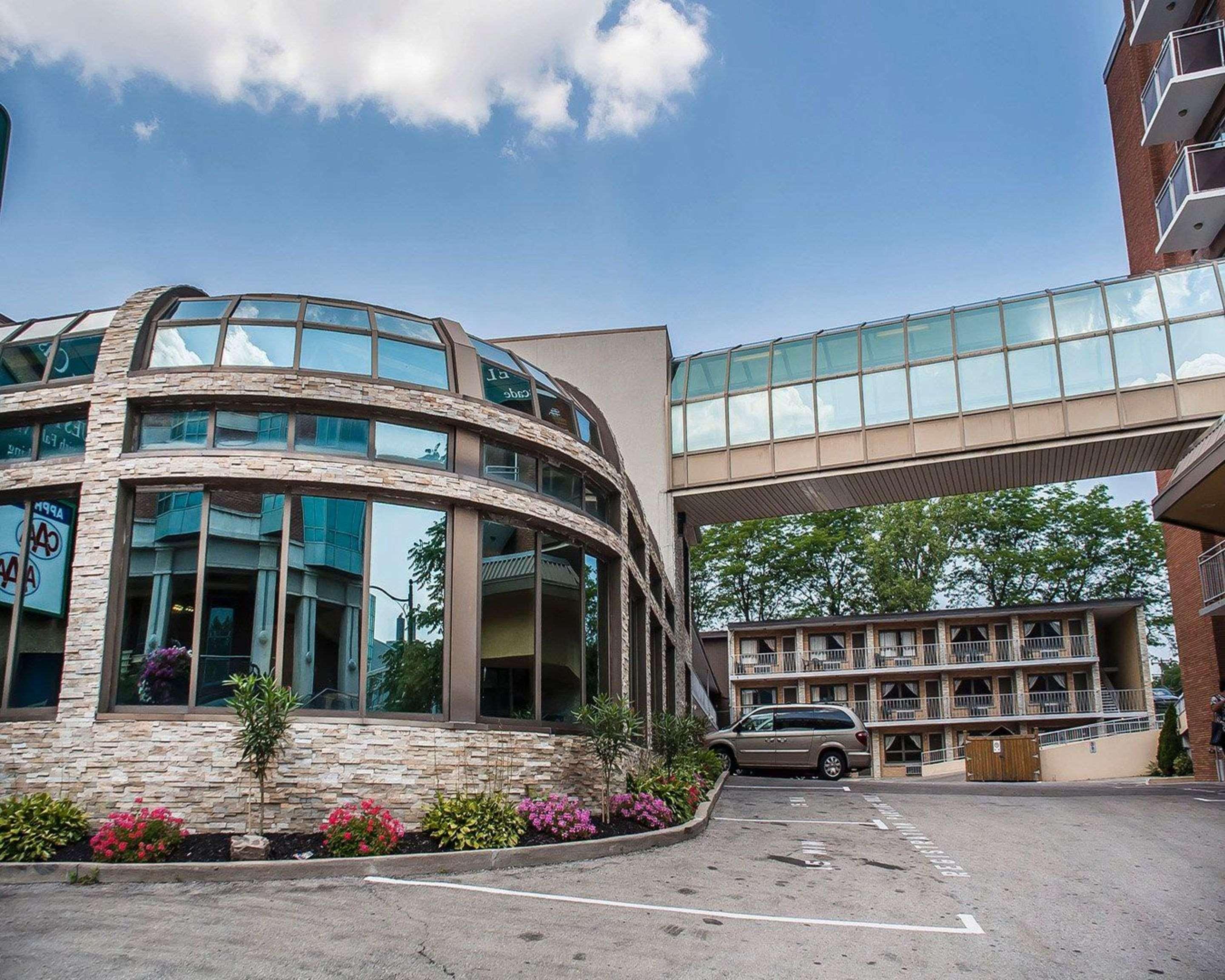 Quality Hotel Fallsview Cascade, Niagara Falls | HotelsCombined