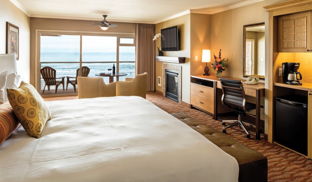 Hallmark Resort in Cannon Beach, affordable romantic getaways