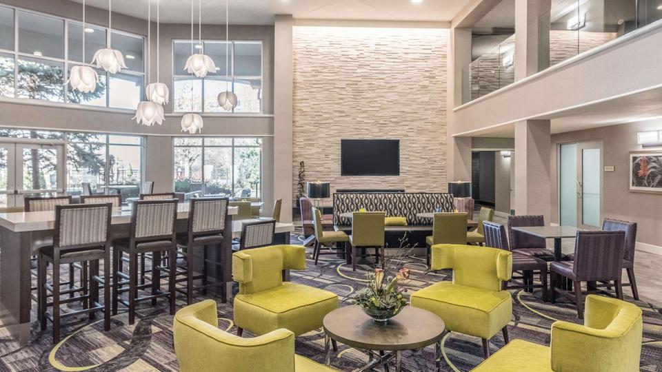 La Quinta Inn & Suites by Wyndham Denver Tech Center, Greenwood Village ...