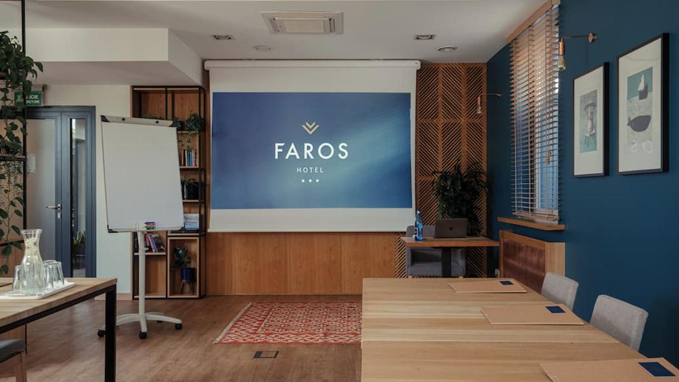 Hotel Faros