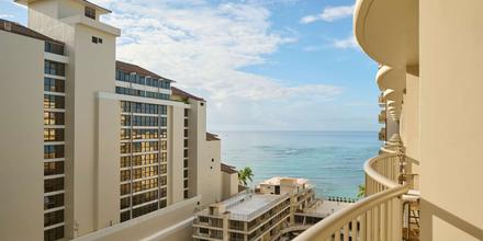 Outrigger Reef Waikiki Beach Resort Review: What To REALLY Expect If You  Stay