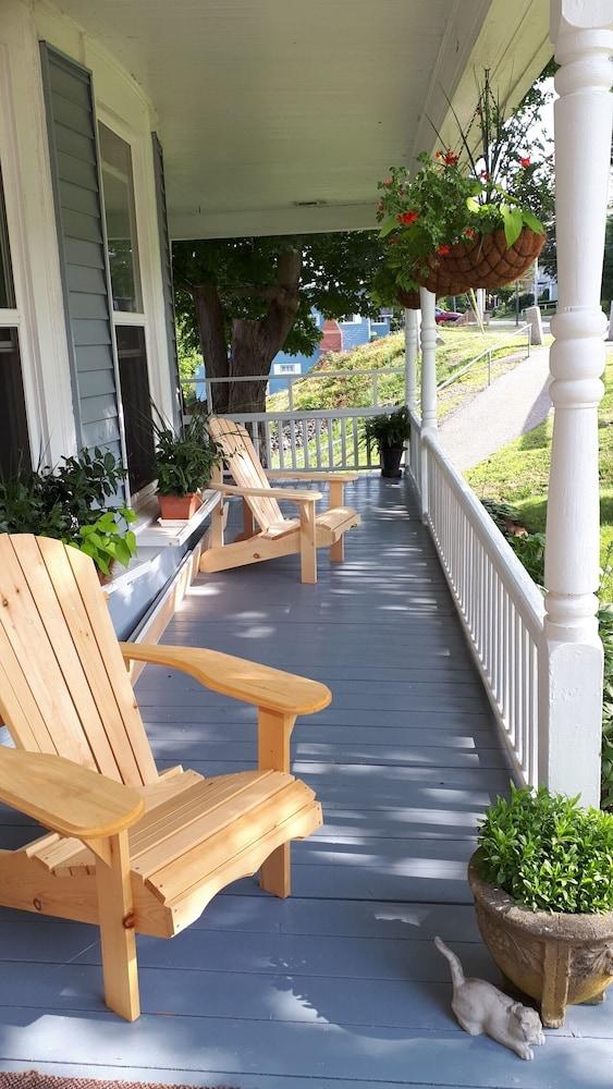 Hillside Landing B&B, Digby | HotelsCombined