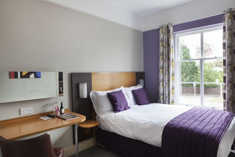 Corner House Hotel, Taunton | HotelsCombined