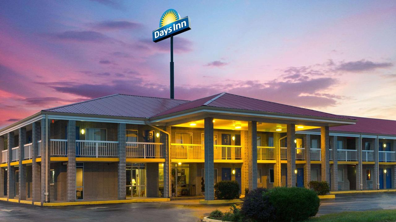 Days Inn Wyndham Richmond  Richmond  KY  United States Compare Deals