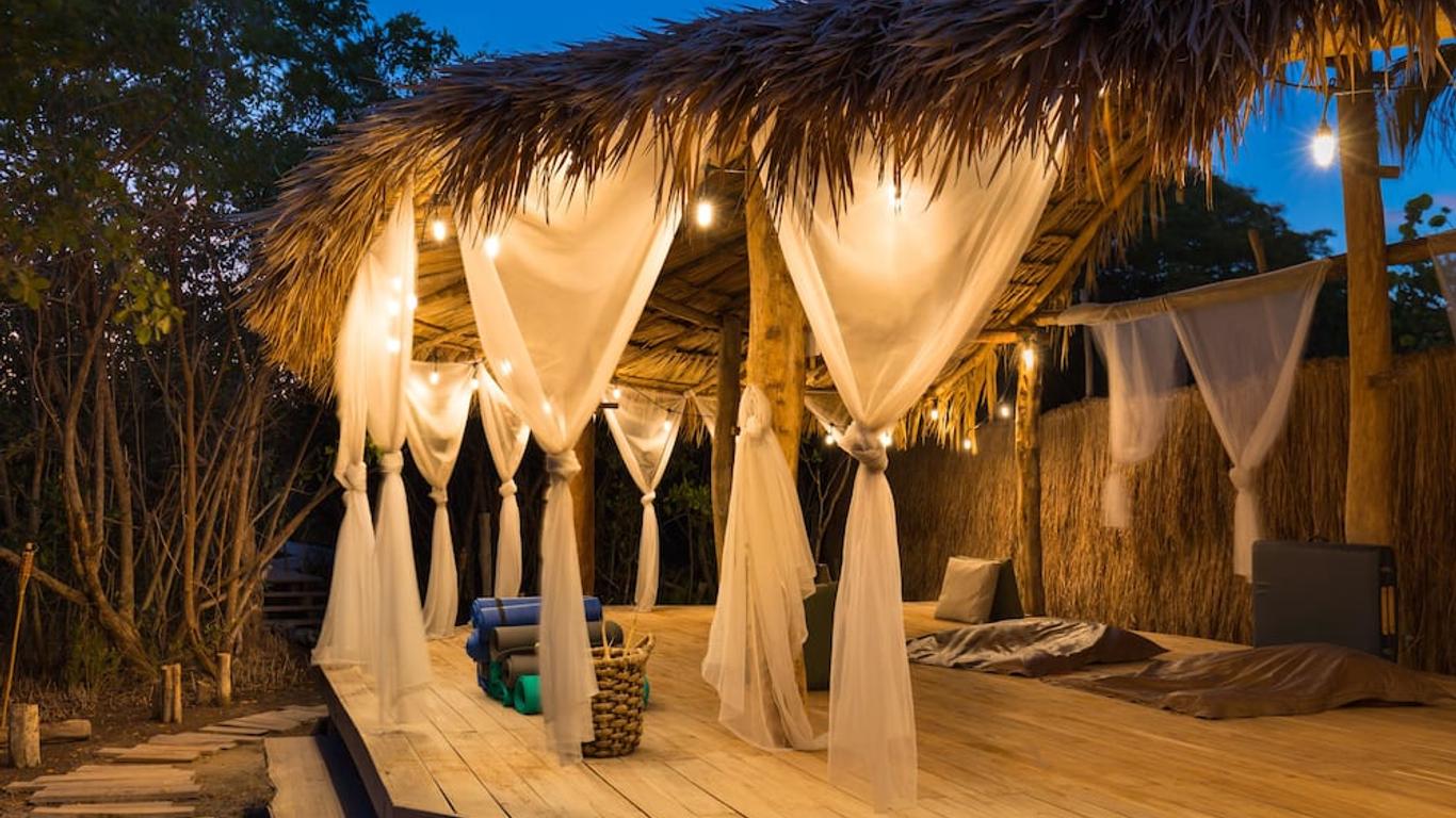 Nativus Glamping & Cenote Tulum