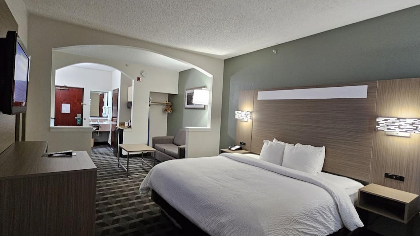 Quality Inn And Suites Dfw Airport South