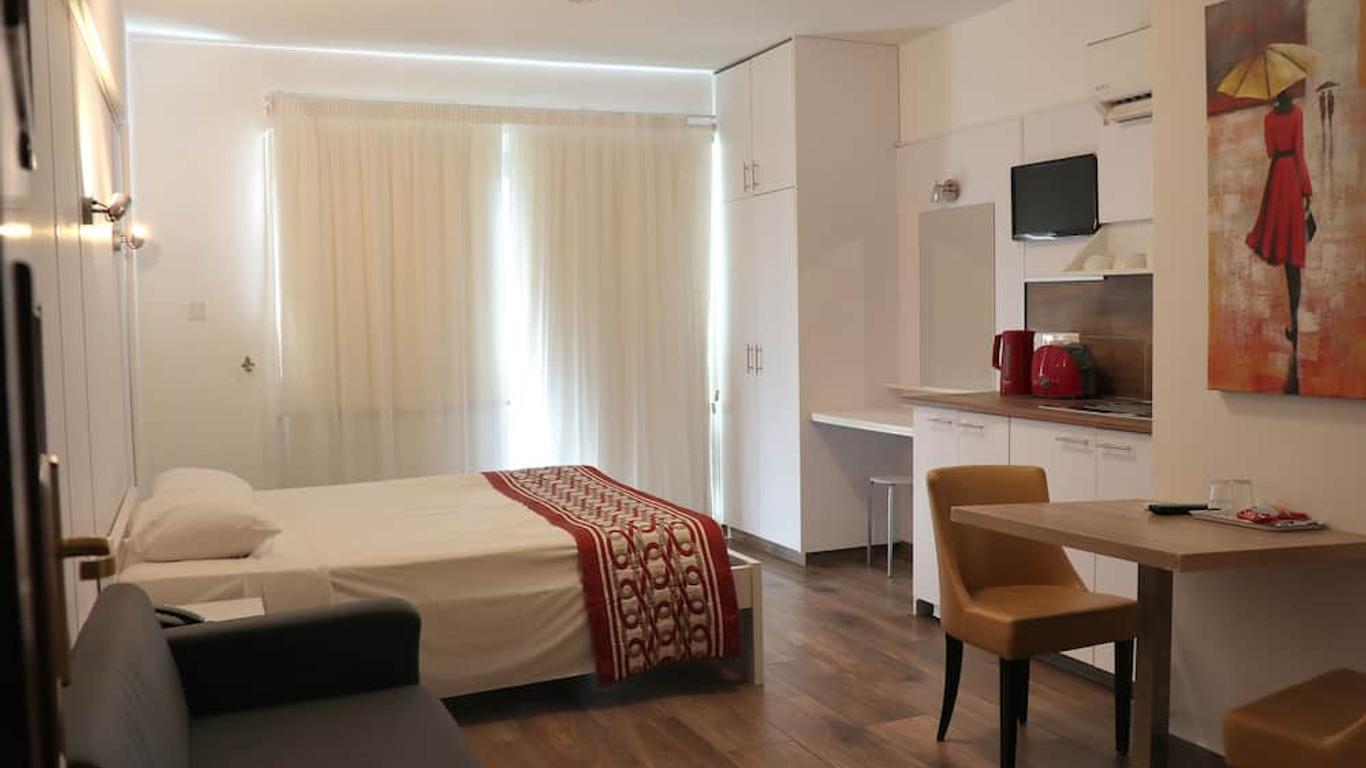 Layiotis Hotel Apartments