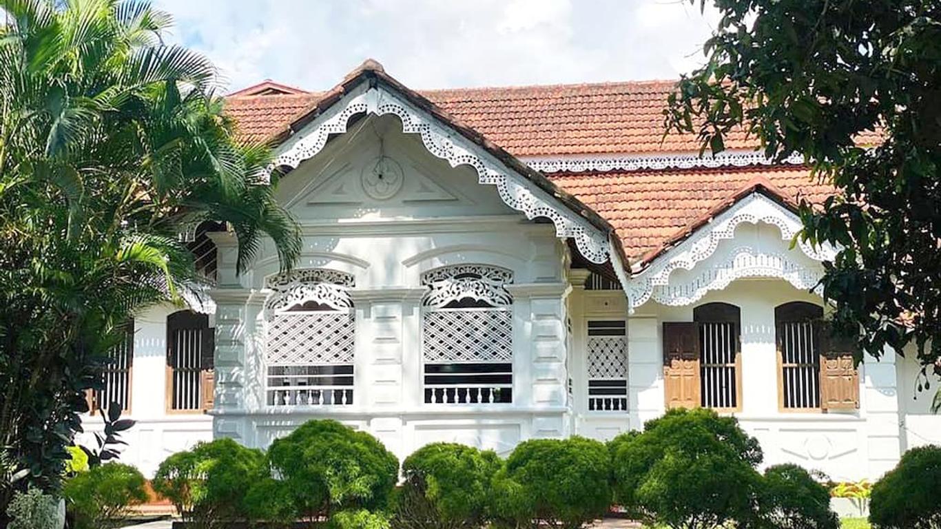 Colonial Bungalow