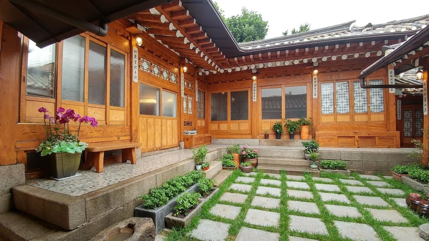 Sophia Hanok Guesthouse