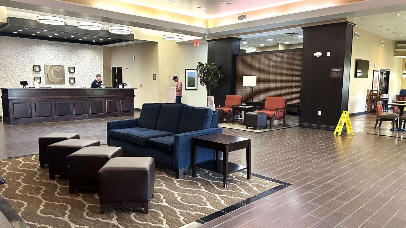 Comfort Inn and Suites Shawnee - Kansas City