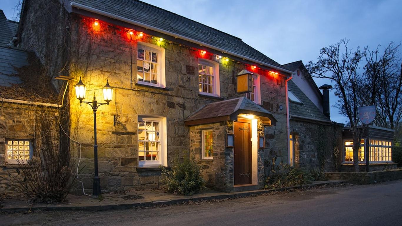 Trewern Arms Hotel