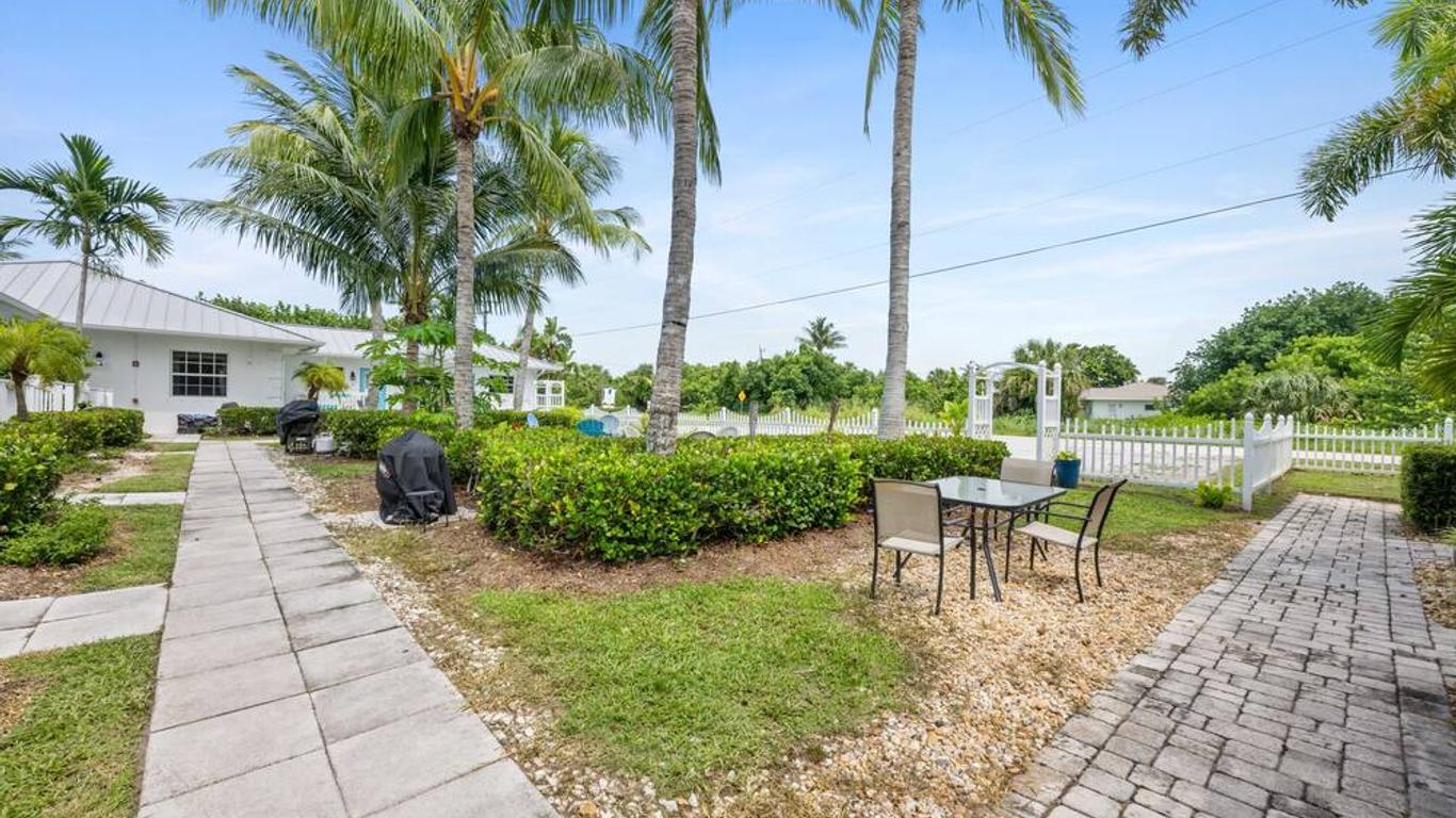 Seahorse Beach Bungalows