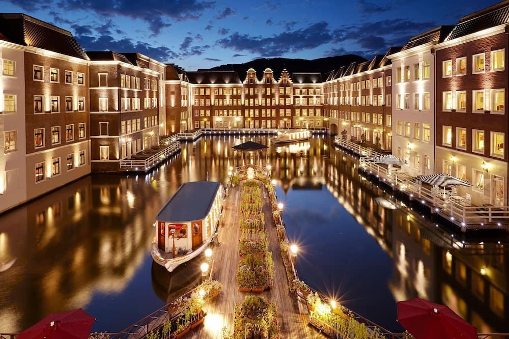 Watermark Hotel Nagasaki Huis Ten Bosch Sasebo HotelsCombined