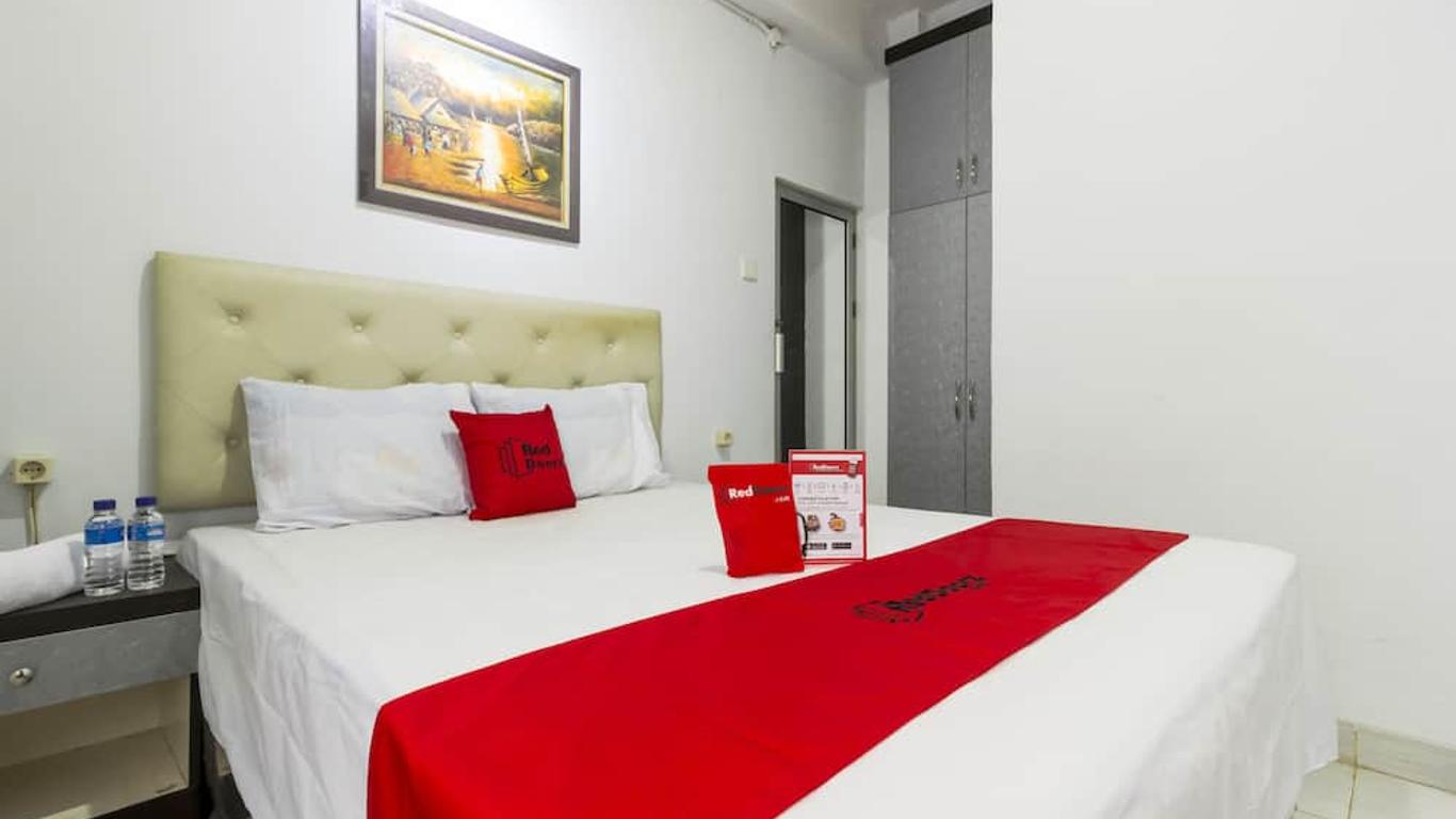 RedDoorz Near Gajah Mada Plaza 2