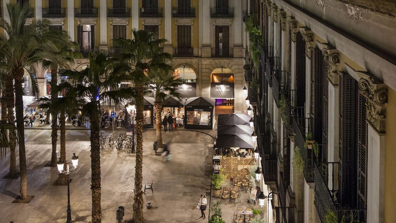 Las Ramblas Pasaje Bacardi Apartments