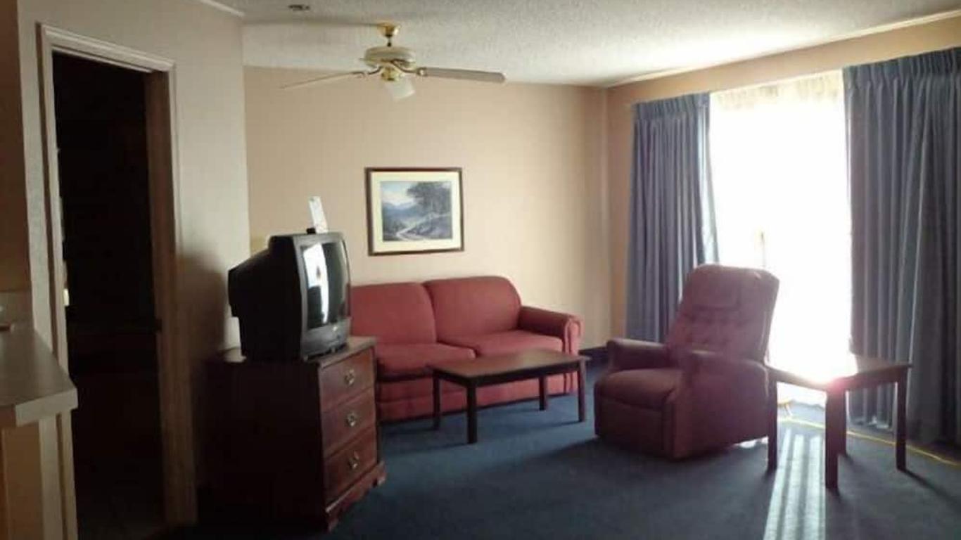 Sunflower Inn & Suites - Garden City