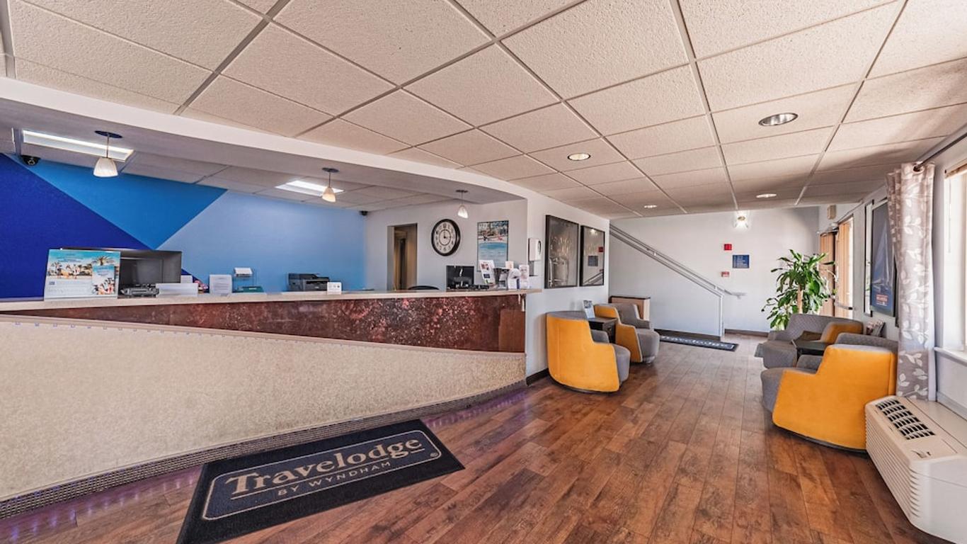 Travelodge By Wyndham Colorado Springs Airport/Peterson Afb