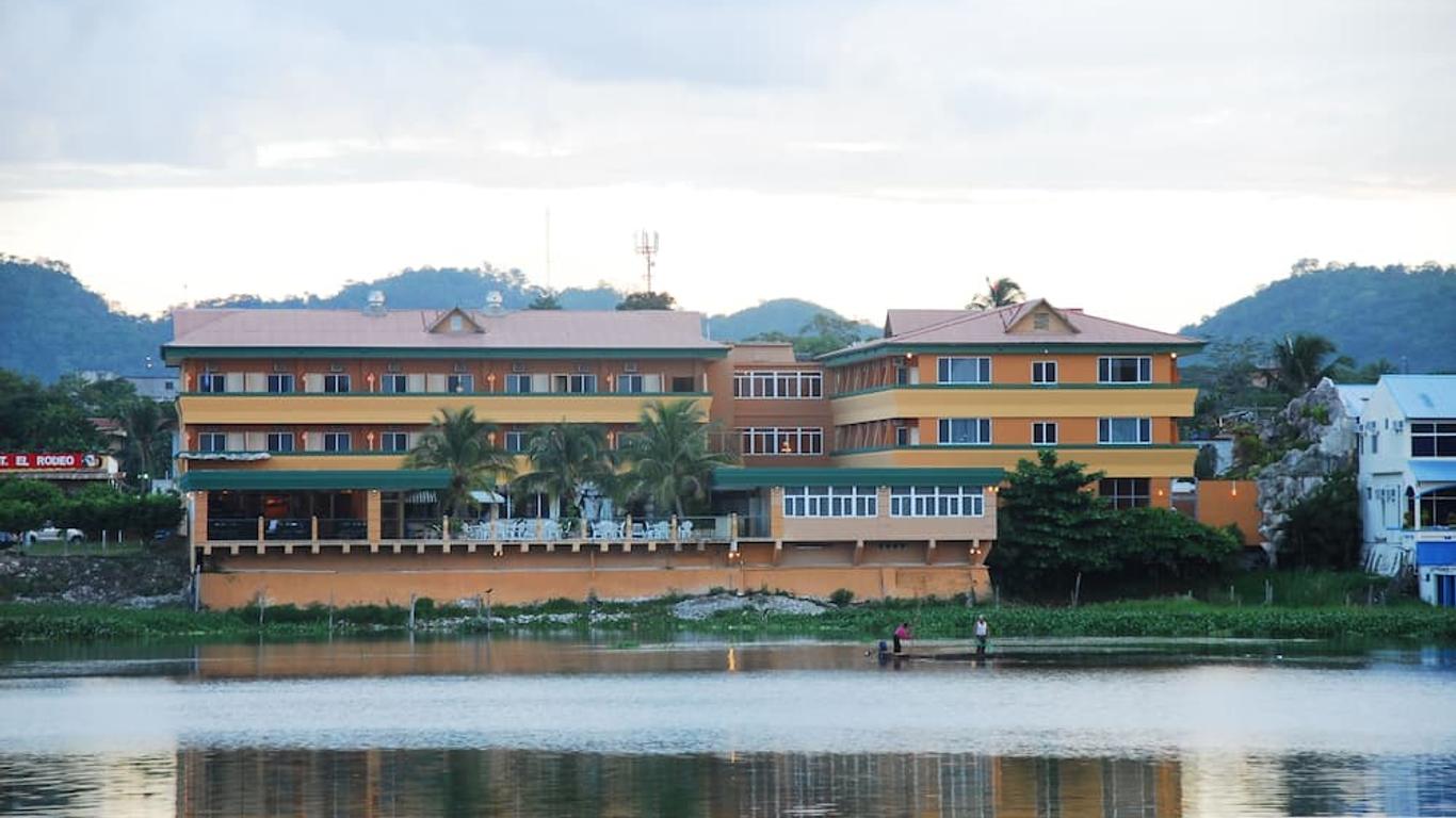 Peten Esplendido Hotel and Conference Center