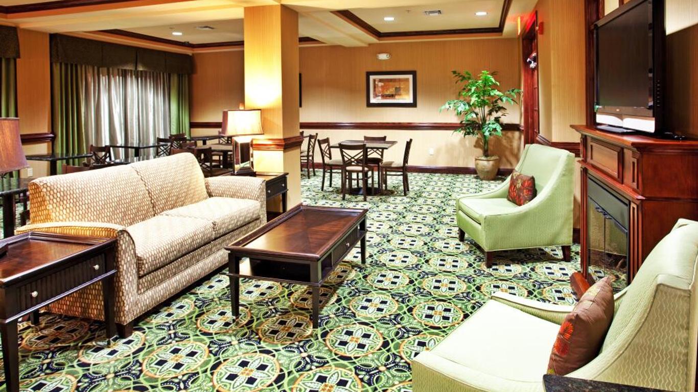 Holiday Inn Express & Suites Biloxi- Ocean Springs