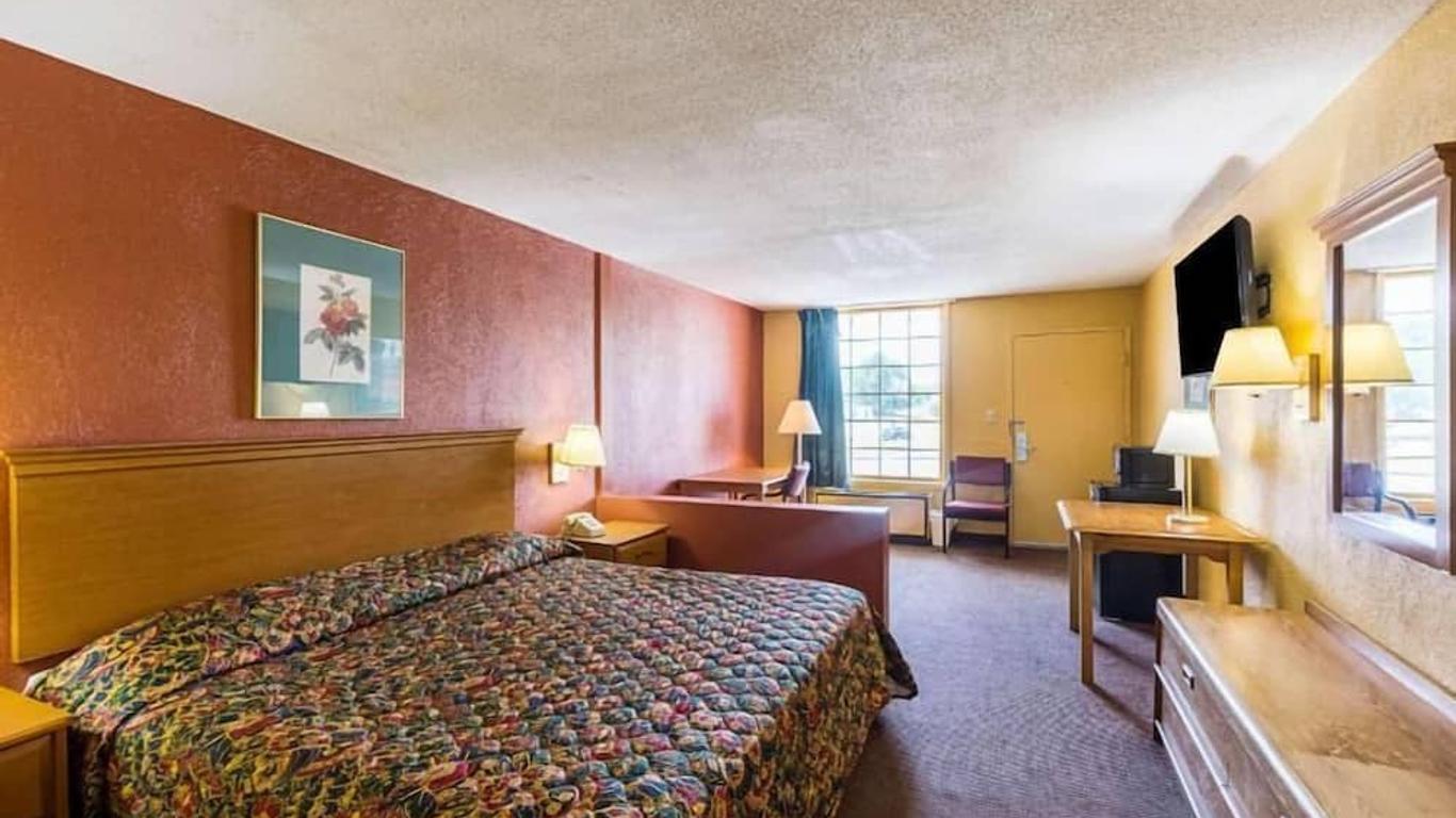 Rodeway Inn & Suites