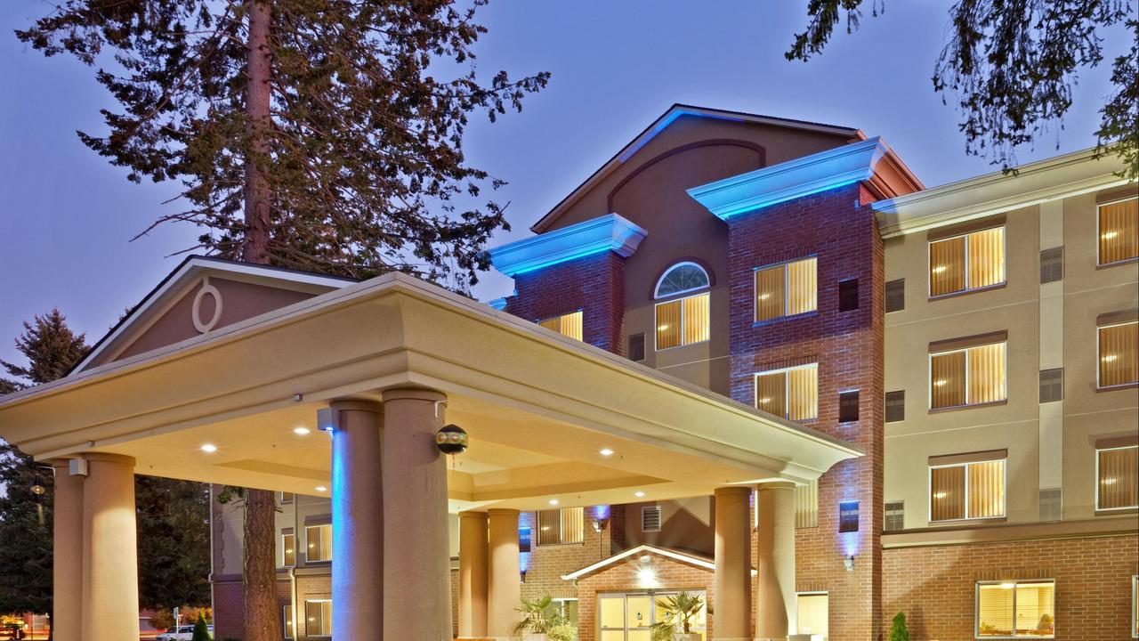 Holiday Inn Express Hotel & Suites Lacey, Lacey | HotelsCombined