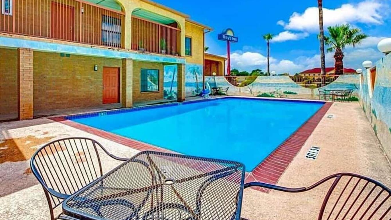 Americas Best Value Inn & Suites La Porte/houston