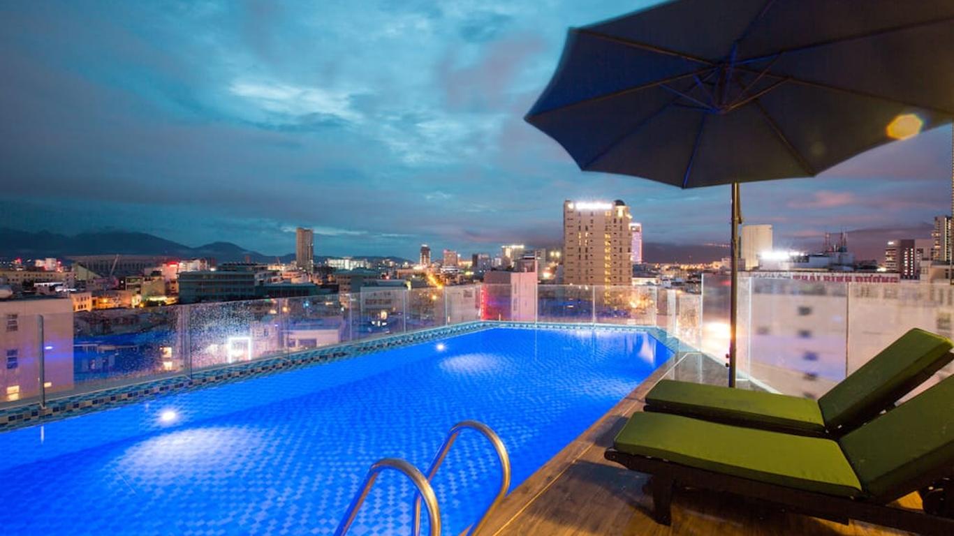 Central Hotel & Spa Danang