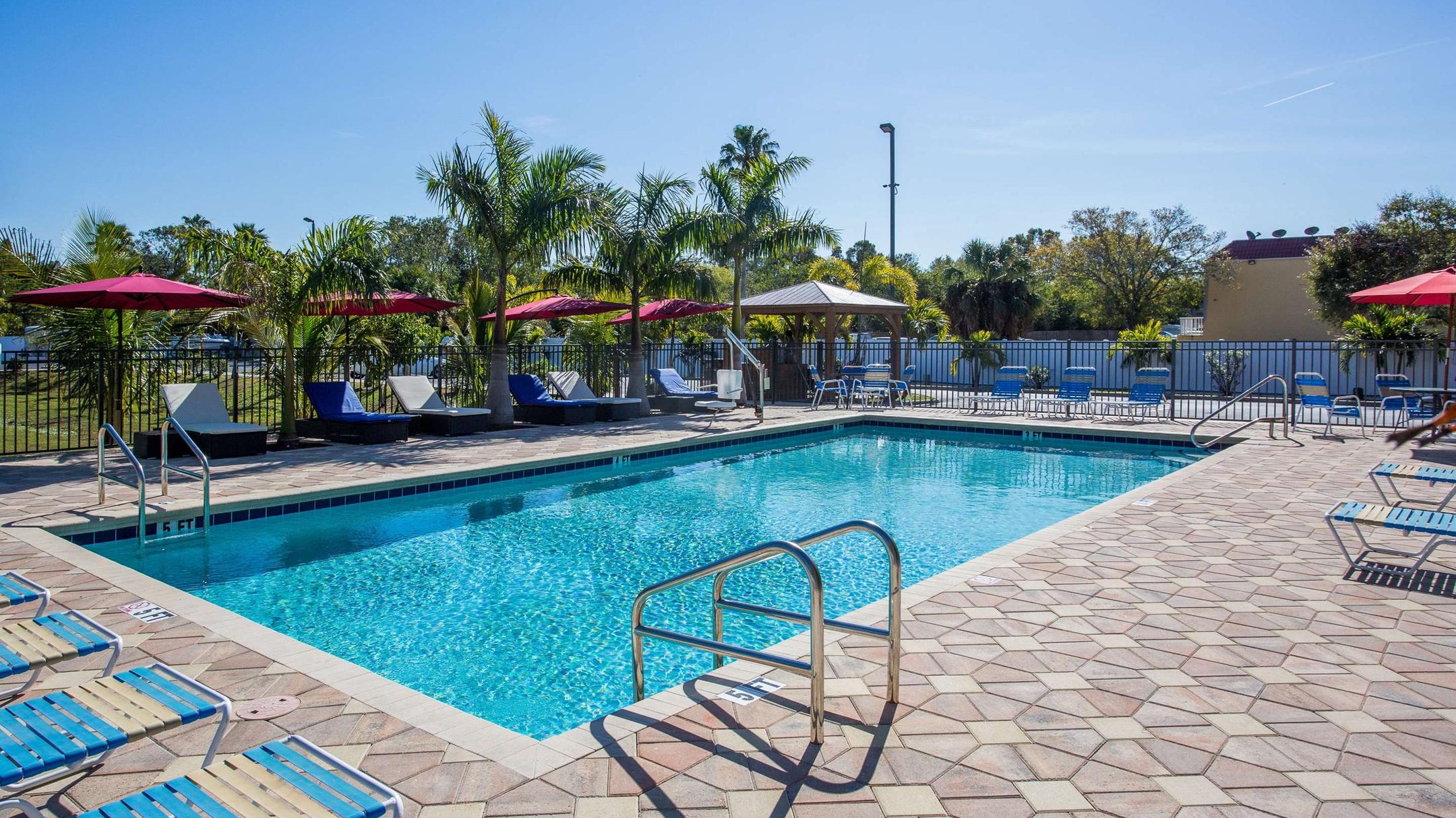 Days Inn by Wyndham Sarasota Bay, Sarasota, FL, United States - Compare ...