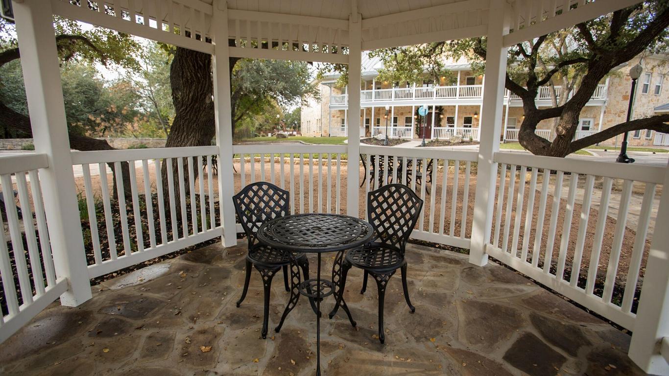 Gruene River Hotel & Retreat