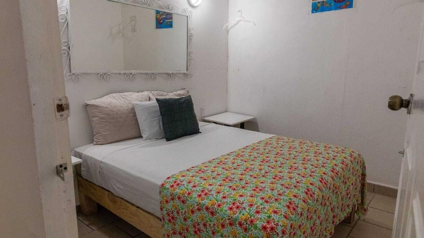 Alexandross Hostel Bnb