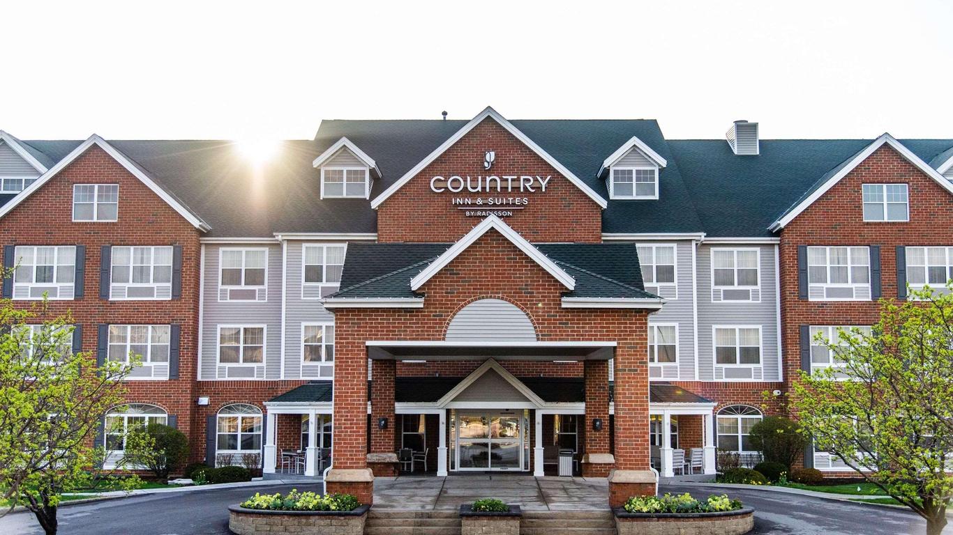 Country Inn & Suites by Radisson, Milwaukee W, WI