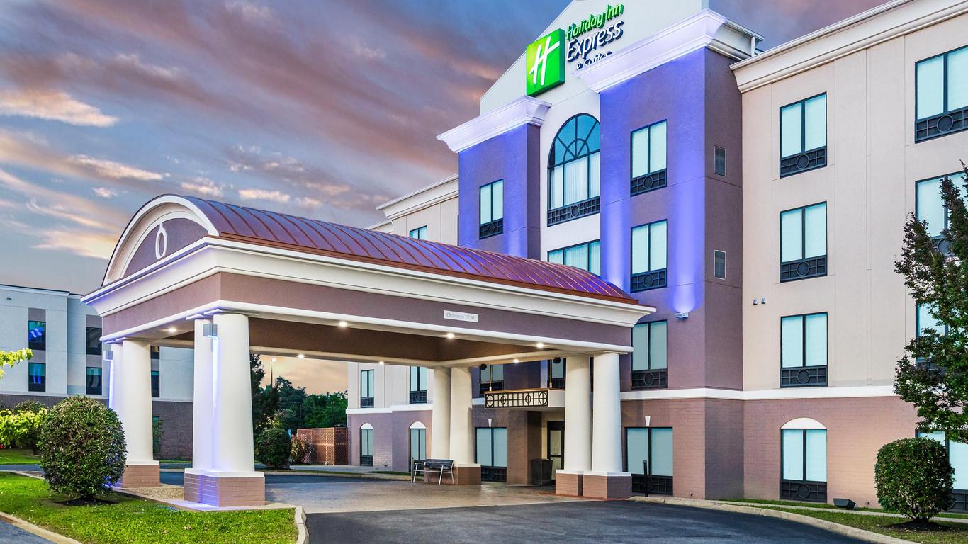 Holiday Inn Express & Suites Newport South