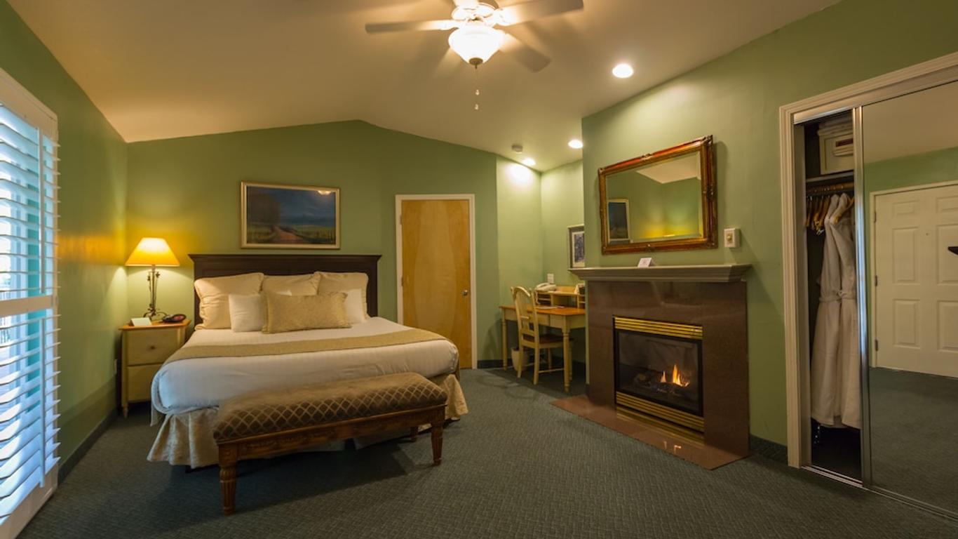 Grass Valley Courtyard Suites