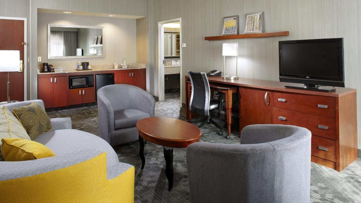 Courtyard by Marriott Pittsburgh Greensburg