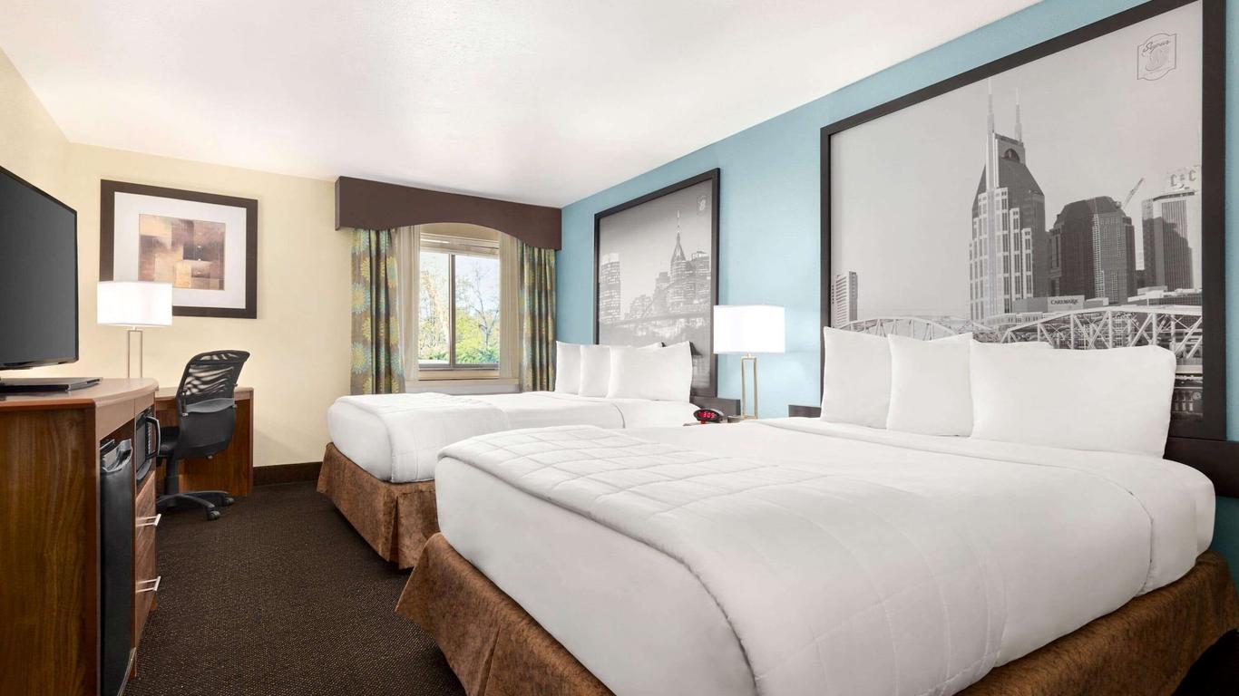 Super 8 by Wyndham Nashville Airport North