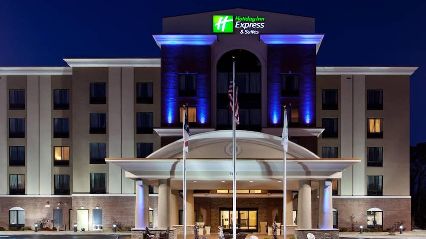 Holiday Inn Express & Suites Hope Mills-Fayetteville Arpt