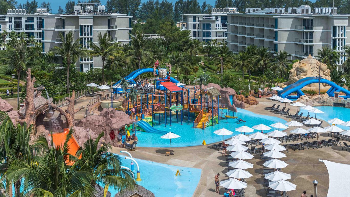 Splash resort пхукет. Splash отель Пхукет. Отель Splash Beach Resort Phuket. Сплэш Бич Резорт 5 Пхукет. Тайланд отель Сплеш Резорт 5.