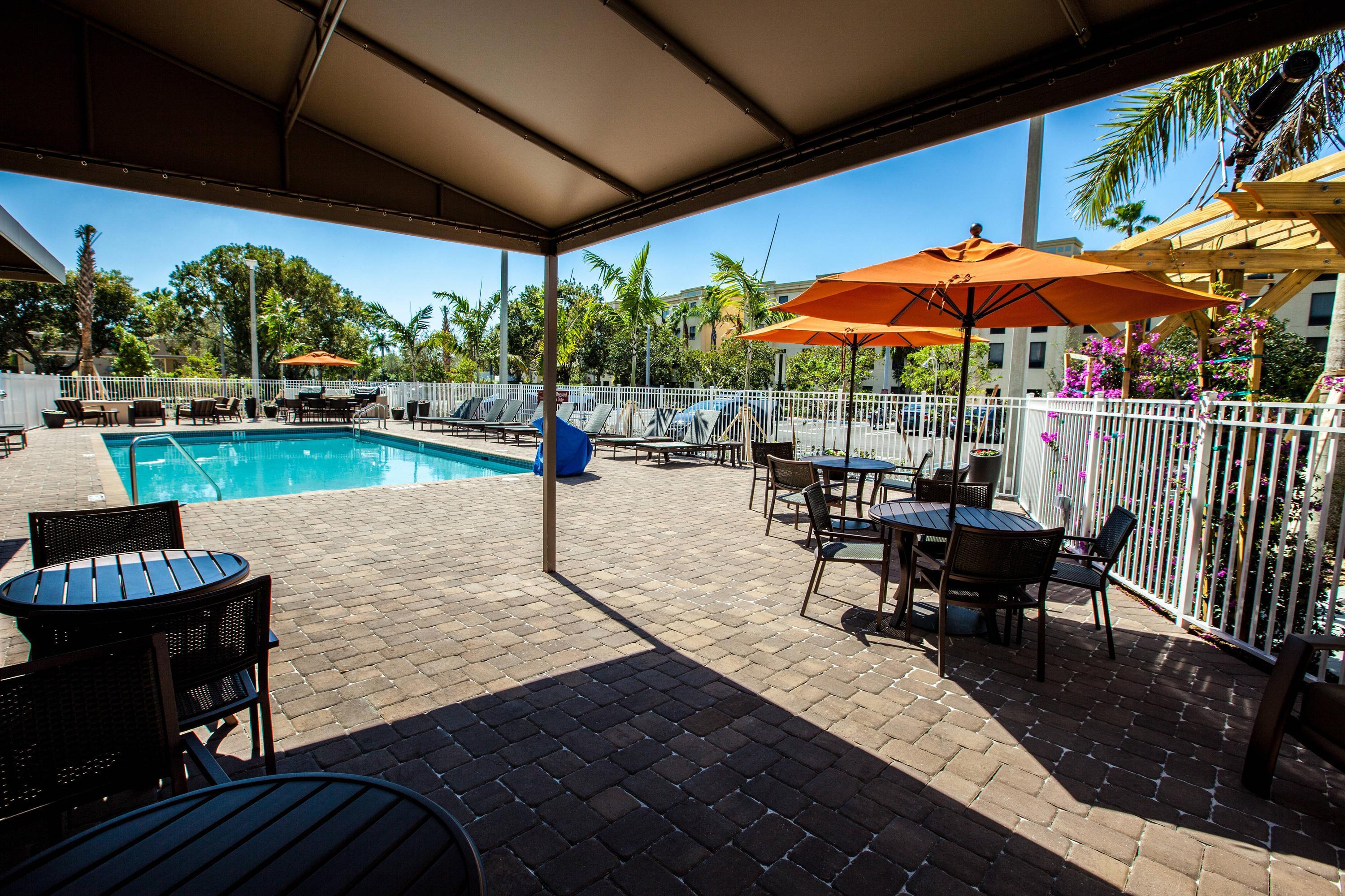 TownePlace Suites By Marriott Boynton Beach Boynton Beach HotelsCombined   Leonardo 2014370 Pbitb Pool 0023 Hor Clsc O 966775 