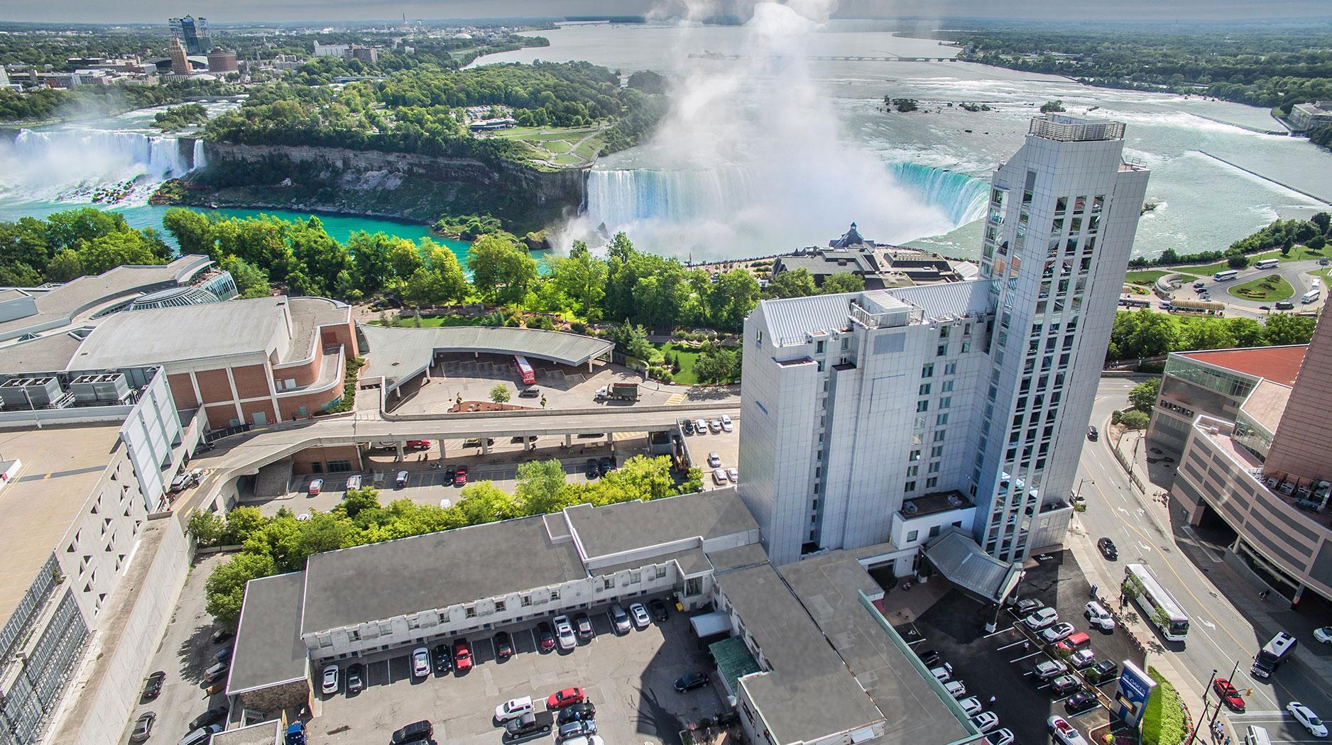 Oakes Hotel Overlooking The Falls, Niagara Falls | HotelsCombined